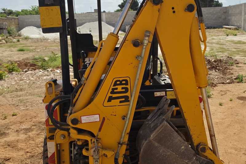 OmecoHub - Immagine JCB 1CX